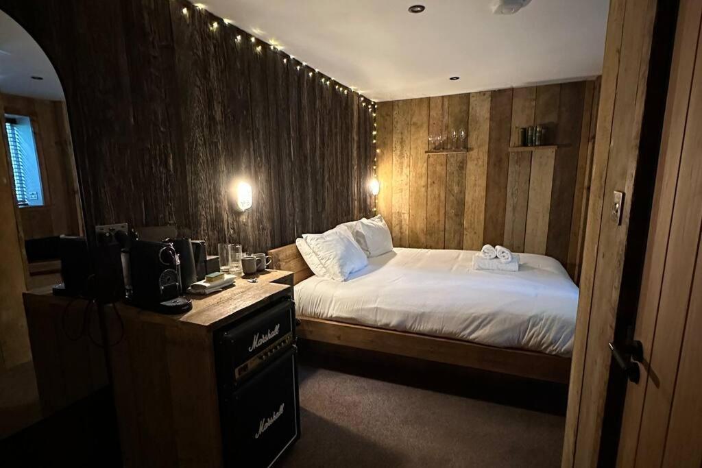 Quirky Retreats - The Hidden Retreat Apartment วินเดอร์เมียร์ ภายนอก รูปภาพ