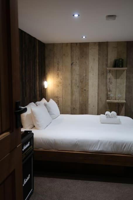 Quirky Retreats - The Hidden Retreat Apartment วินเดอร์เมียร์ ภายนอก รูปภาพ