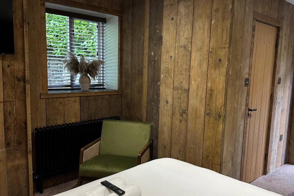 Quirky Retreats - The Hidden Retreat Apartment วินเดอร์เมียร์ ภายนอก รูปภาพ